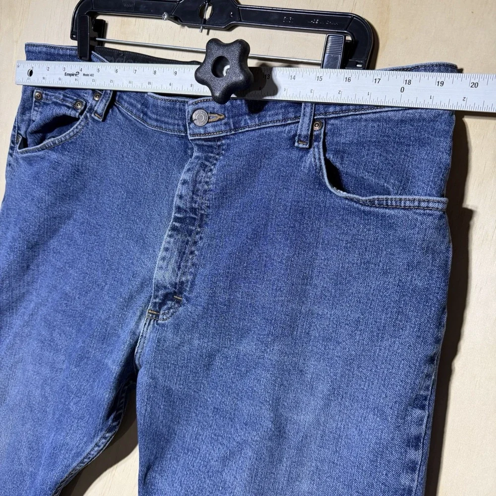 Wrangler Mens Jeans 40x30 Regular Fit Straight Leg Medium Wash Blue 96CFMSW